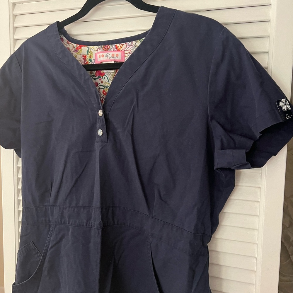 Koi scrub top Navy Blue, size medium